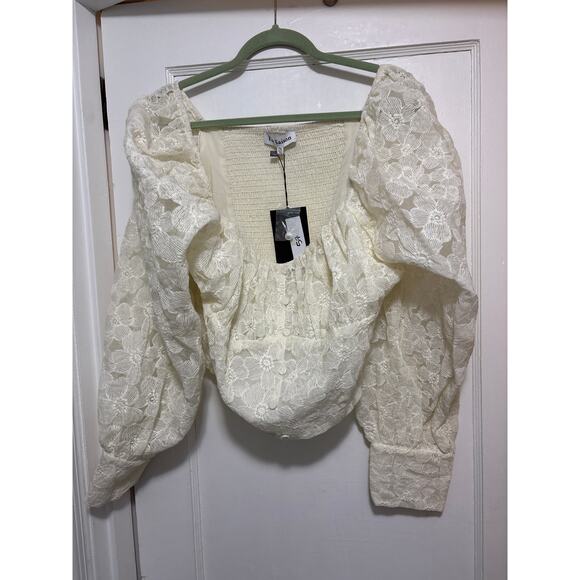 En Saison ivory Agatha Cropped Blouse with Lace Flowers Size 2X - Picture 2 of 3